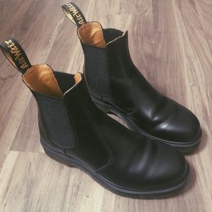Dr. Marten 2976 Smooth Black Leather Chelsea Boots